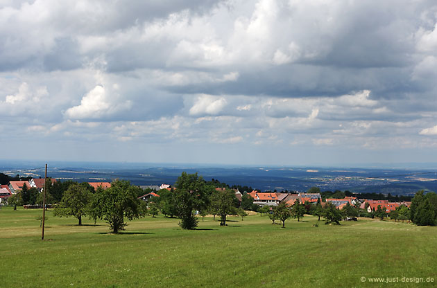 Blick von Dennach in die Oberrheinebene